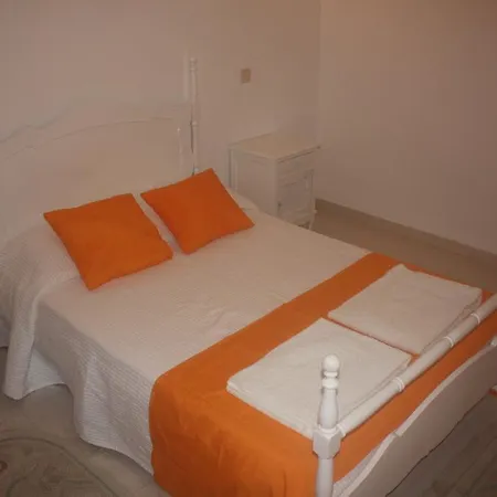 Family Guest house Almadena